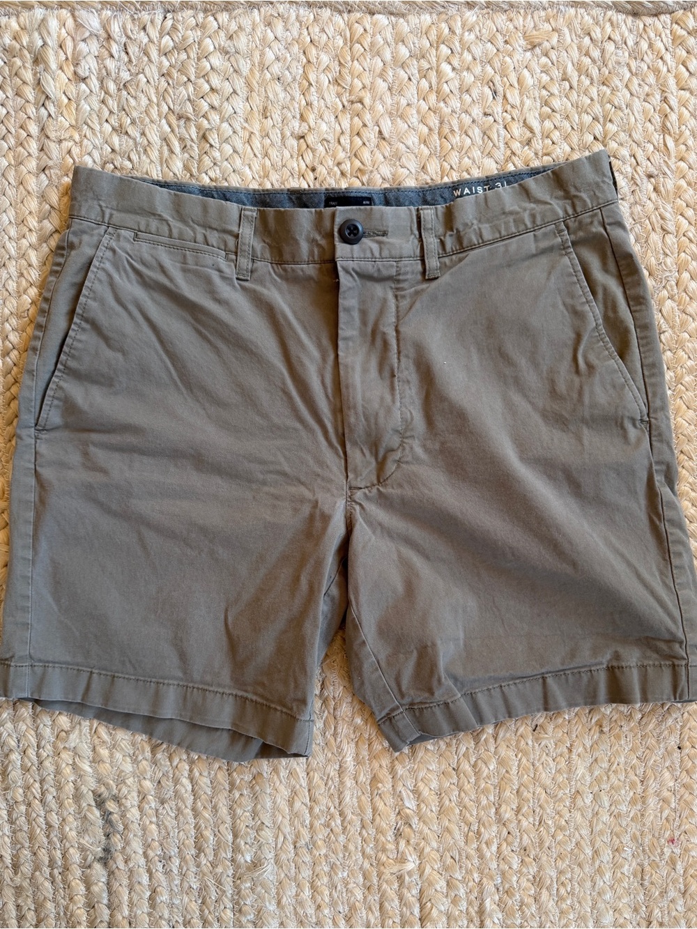 J. Crew Flat-Front Men's Shorts 7”
